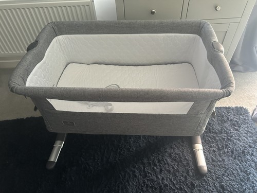 Babylo next bedside crib - me,